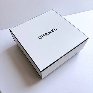 CHANEL Classic White Box